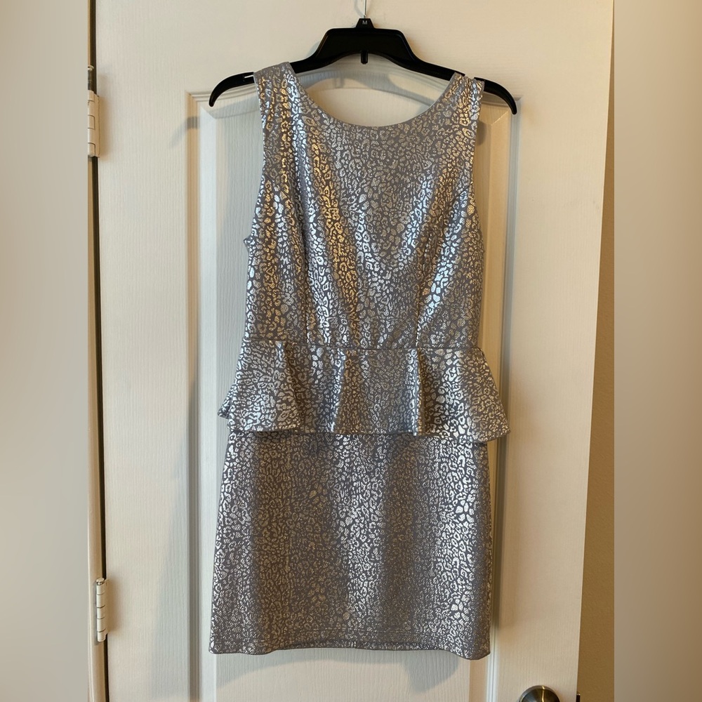 Short cute silver leopard print dress